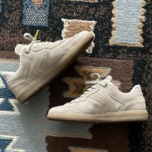 Verbenas Women's Athletic Shoes in Beige